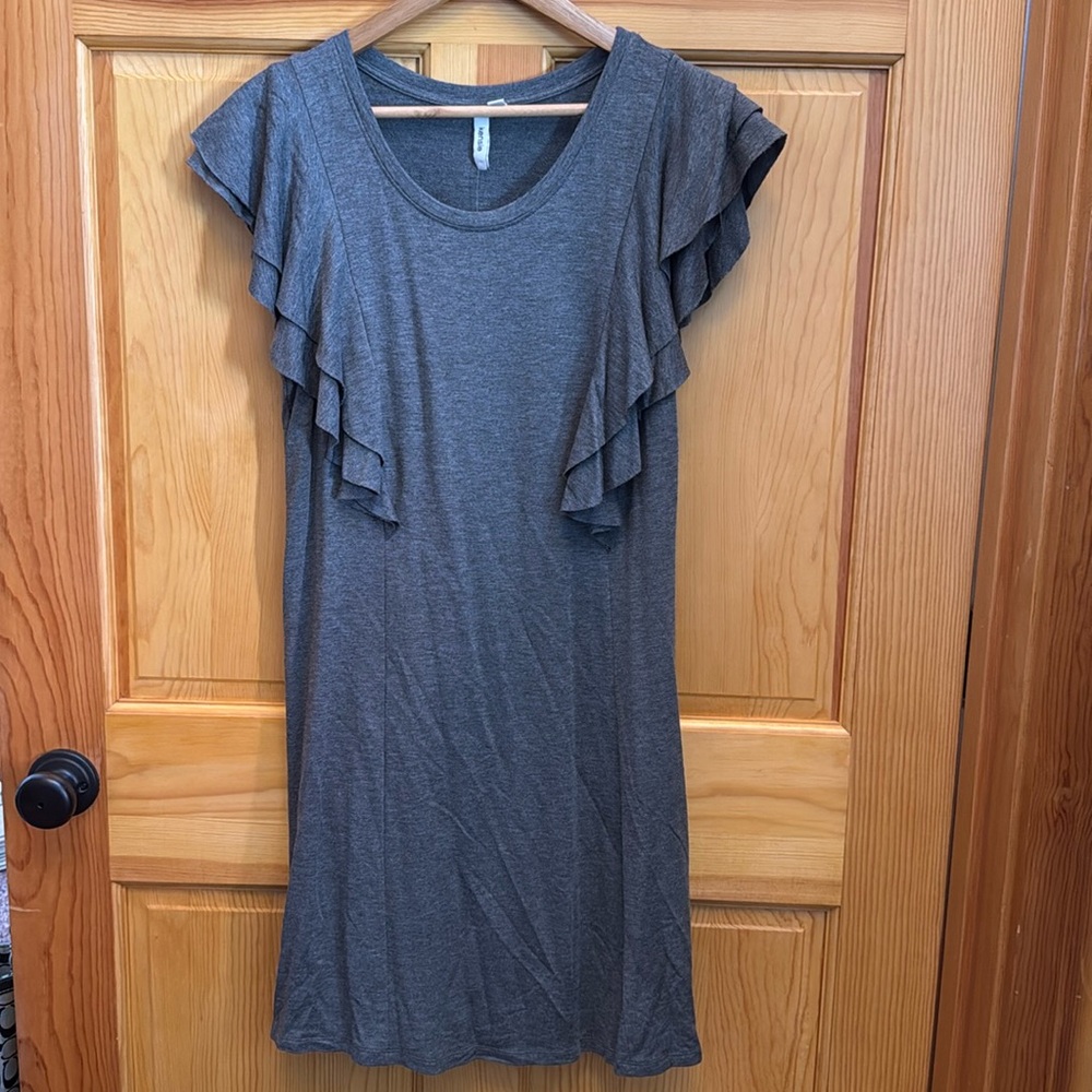 Kensie Ruffle Dress Size  M